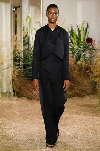 Look 48